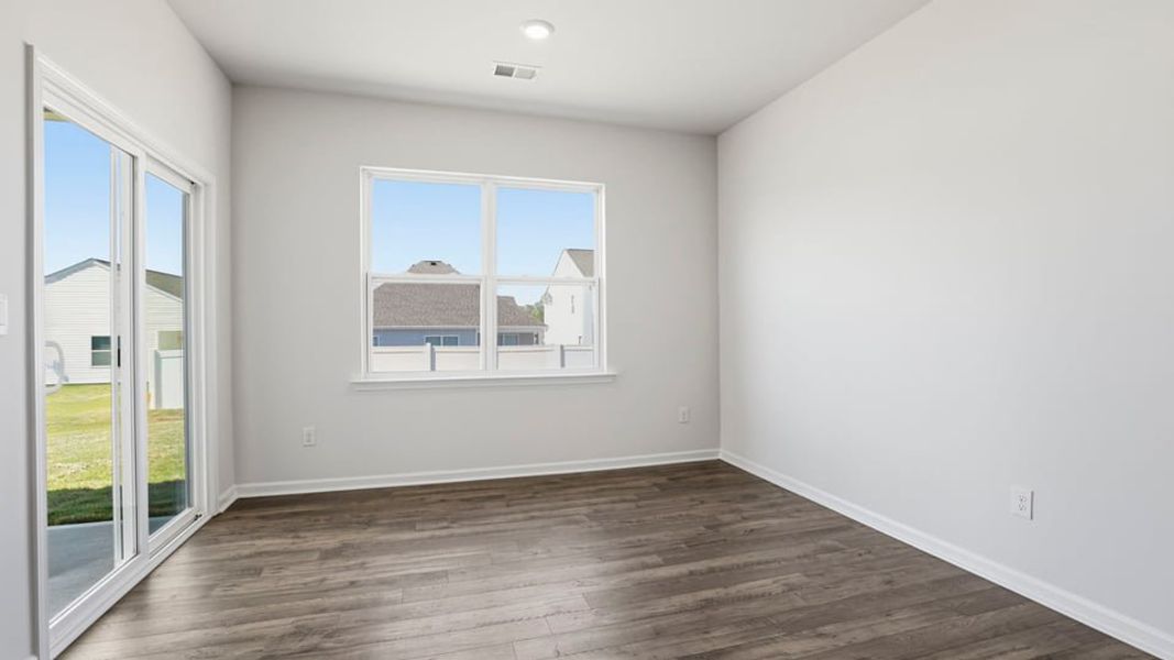 Spacious, unfurnished interior of a new home in Sage Grove, Lyman (Image 23).
