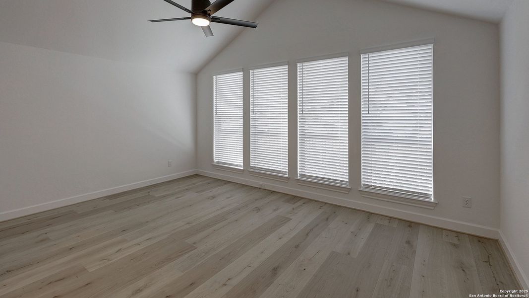 Spacious, unfurnished interior of a new home in The Dominion 70', San Antonio (Image 17).