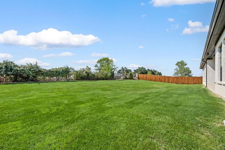 Image 36 of a home in Highland Oaks.