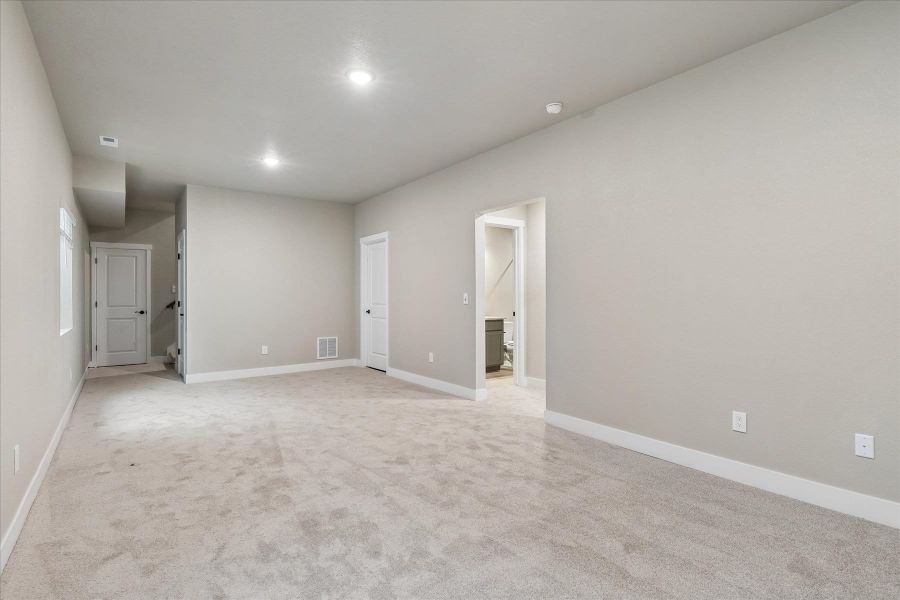 Spacious, unfurnished interior of a new home in Aspen Meadows, Colorado Springs (Image 34). Spacious, unfurnished interior of a new home in Aspen Meadows, Colorado Springs (Image 34).