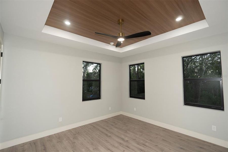 Spacious, unfurnished interior of a new home in , Tampa (Image 34).