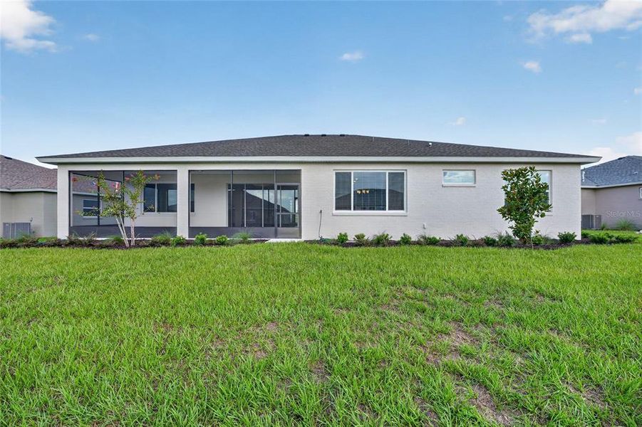 Exterior details and patio area of a home in , Ocala (Image 4).
