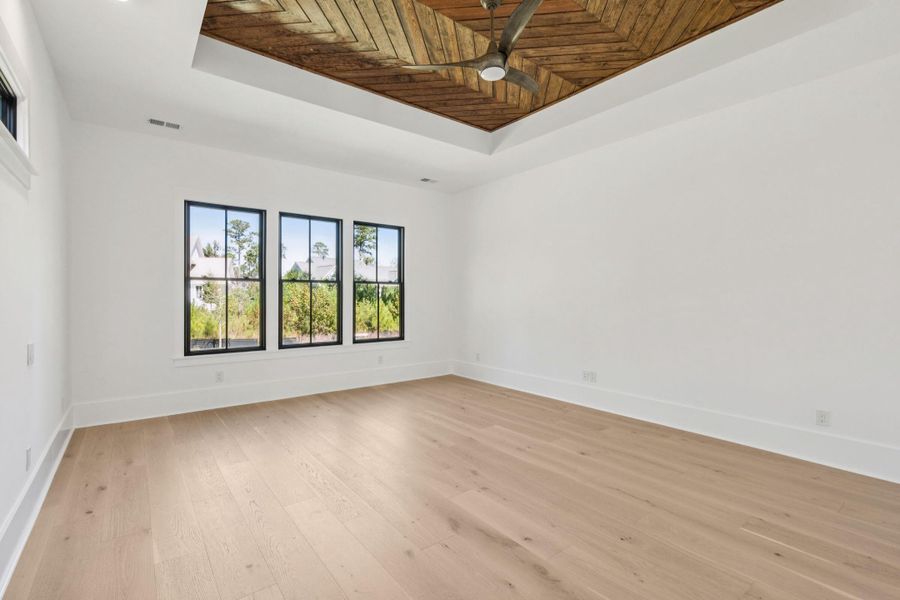 Spacious, unfurnished interior of a new home in , Ravenel (Image 73).