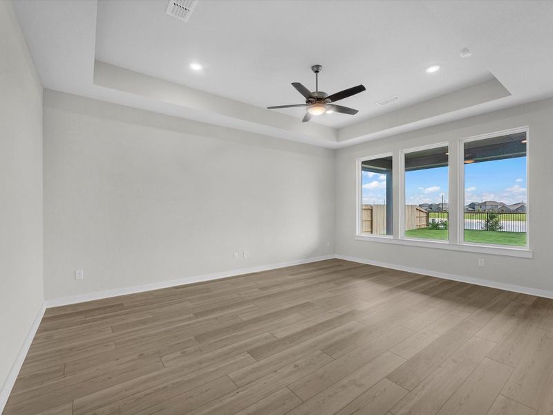 Spacious, unfurnished interior of a new home in Mason Woods, Cypress (Image 11).