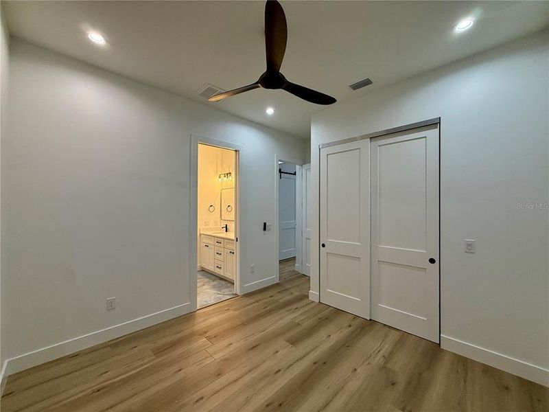 Spacious, unfurnished interior of a new home in , Punta Gorda (Image 39).