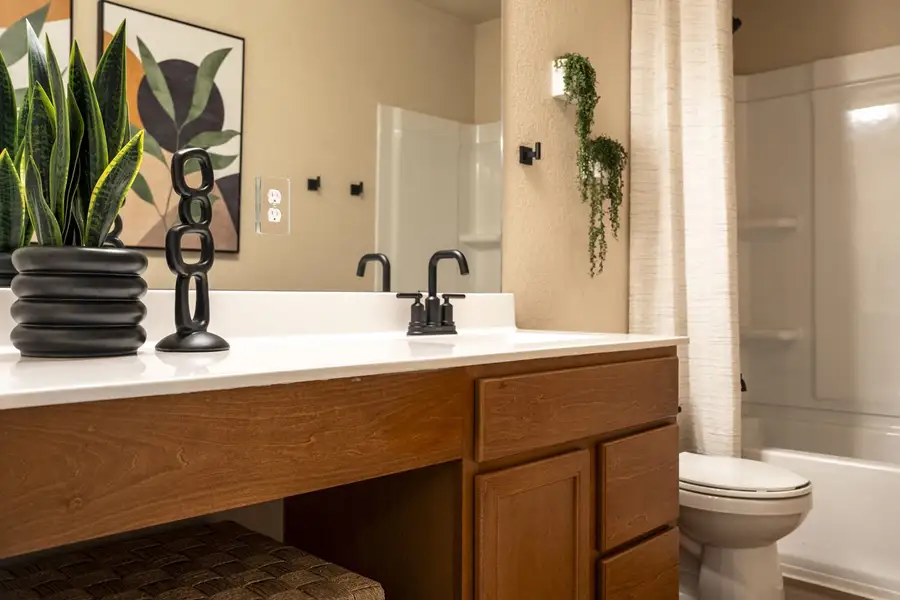 Extended vanity with knee space at bath 2