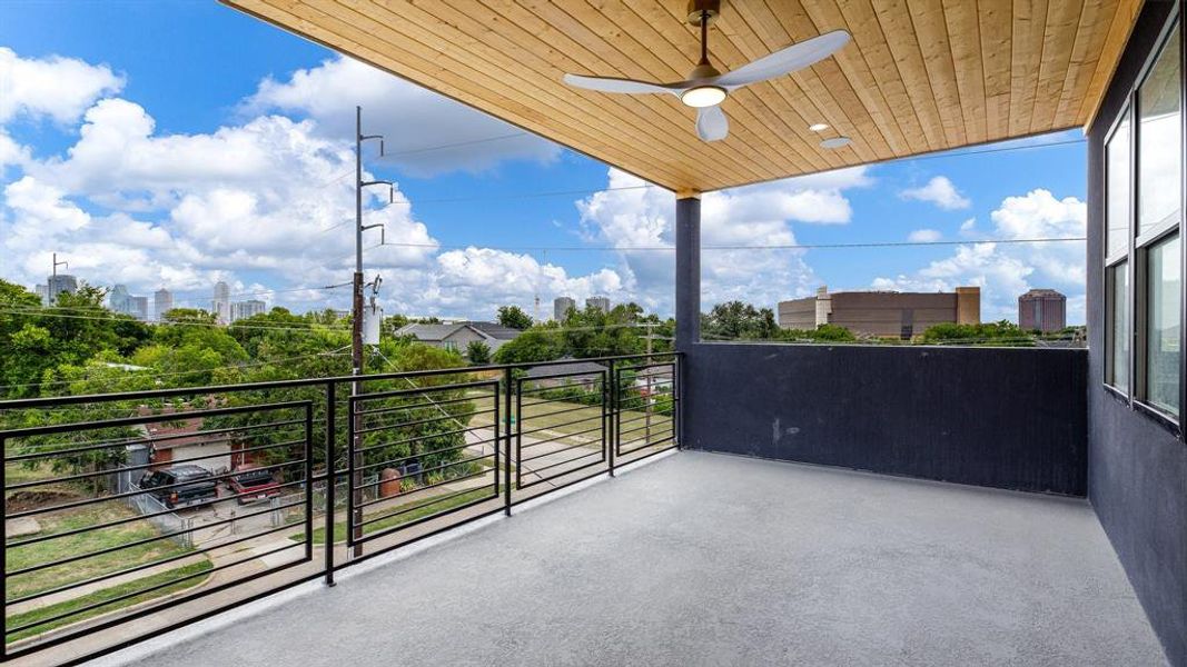 Balcony with ceiling fan