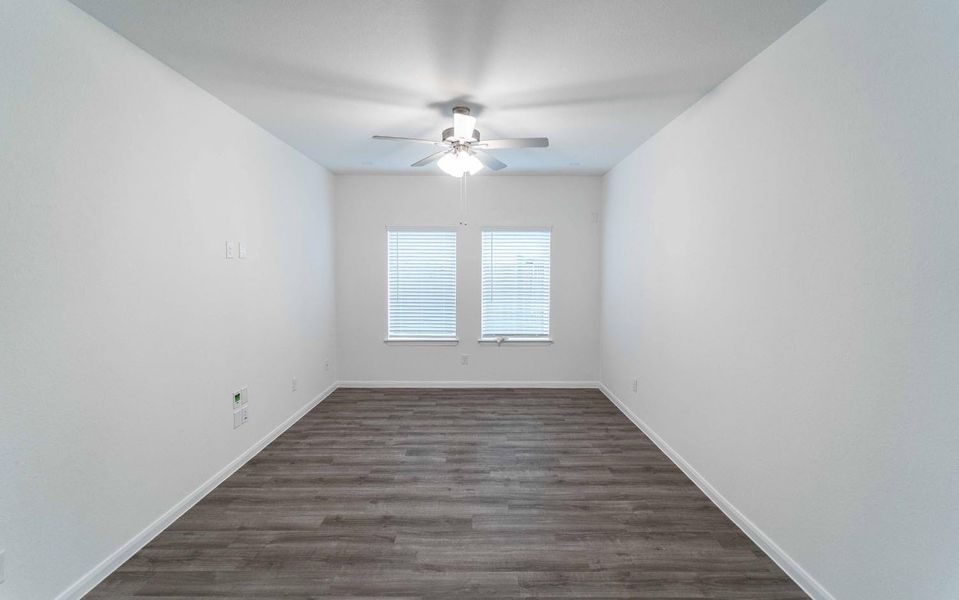 Spacious, unfurnished interior of a new home in Lago Mar, Texas City (Image 12).
