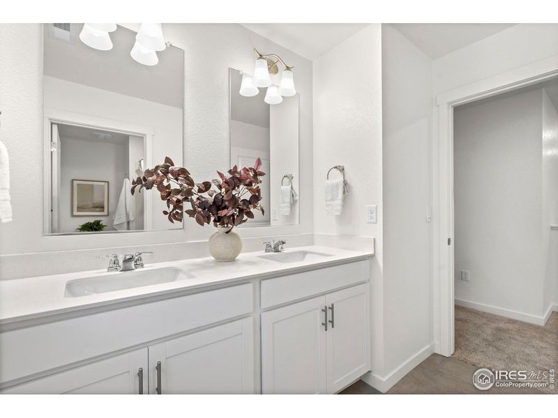 Furnished interior view inside a new home in Vantage, Berthoud (Image 7).