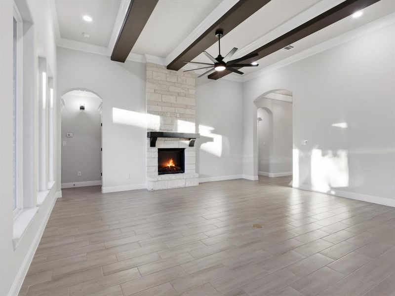 Spacious, unfurnished interior of a new home in , Granbury (Image 30). Spacious, unfurnished interior of a new home in , Granbury (Image 30).