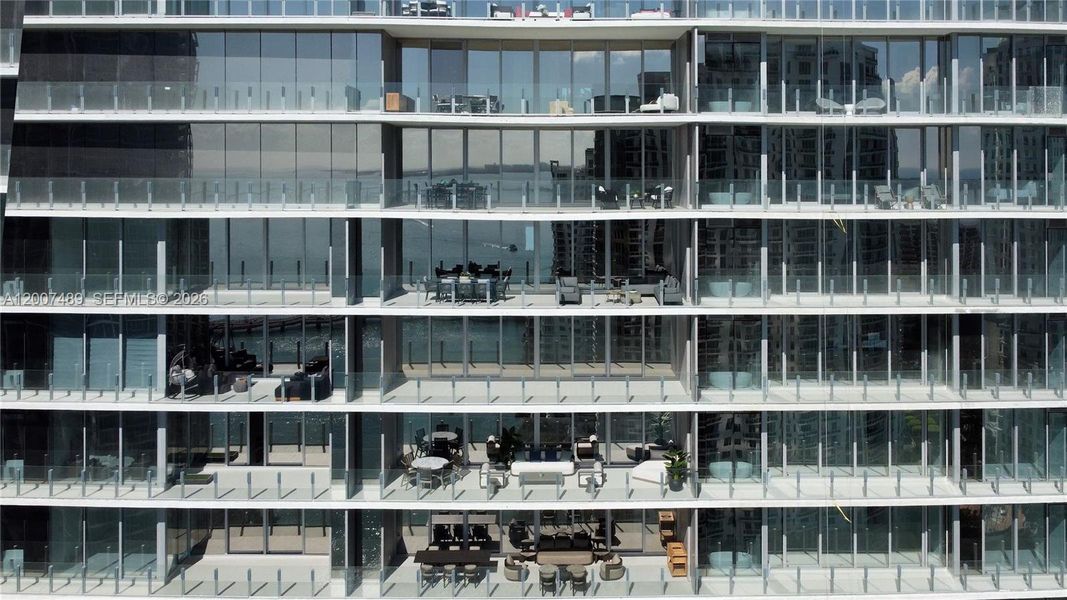 Condo located in Miami, FL showcasing its design and architecture (Image 28).