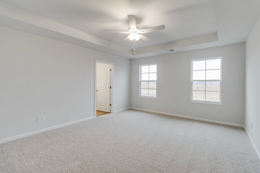 Spacious, unfurnished interior of a new home in Winston Point, Gilbert (Image 22).