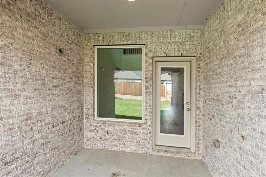 25. 5705 Burford - Patio