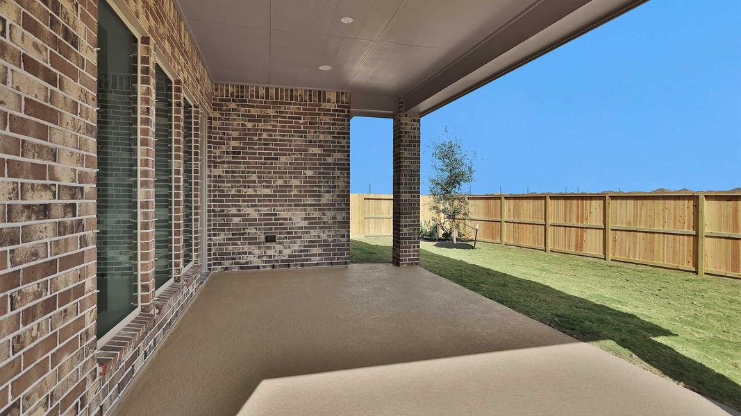 Exterior details and patio area of a home in Valencia 50', Manvel (Image 2).