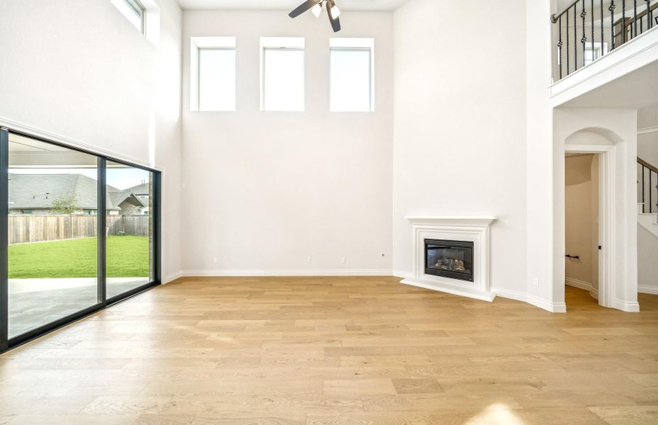 Spacious, unfurnished interior of a new home in Bridgeland 60′, Cypress (Image 33).