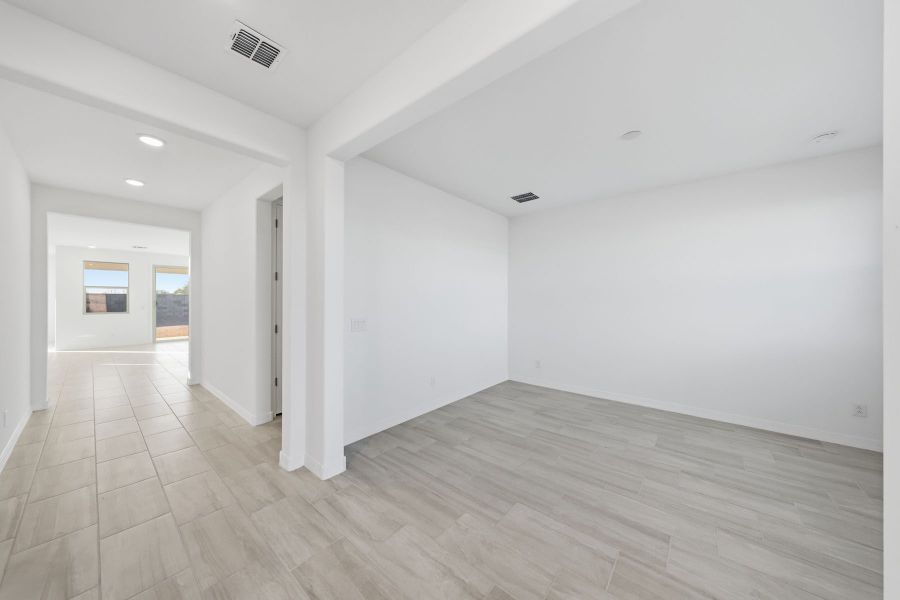 Spacious, unfurnished interior of a new home in Tierra Vistoso, Surprise (Image 10).
