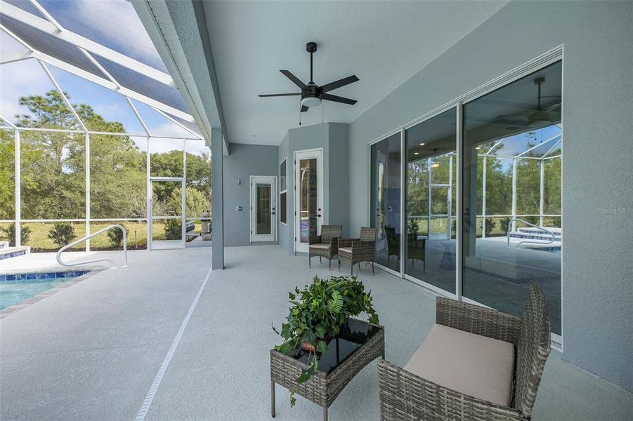 Exterior details and patio area of a home in , Homosassa (Image 26).