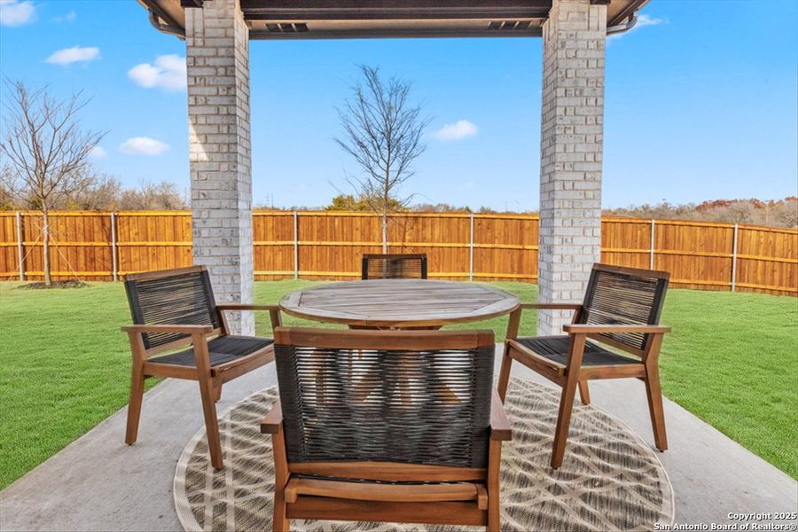 Image 13 of a home in Vista Ridge.