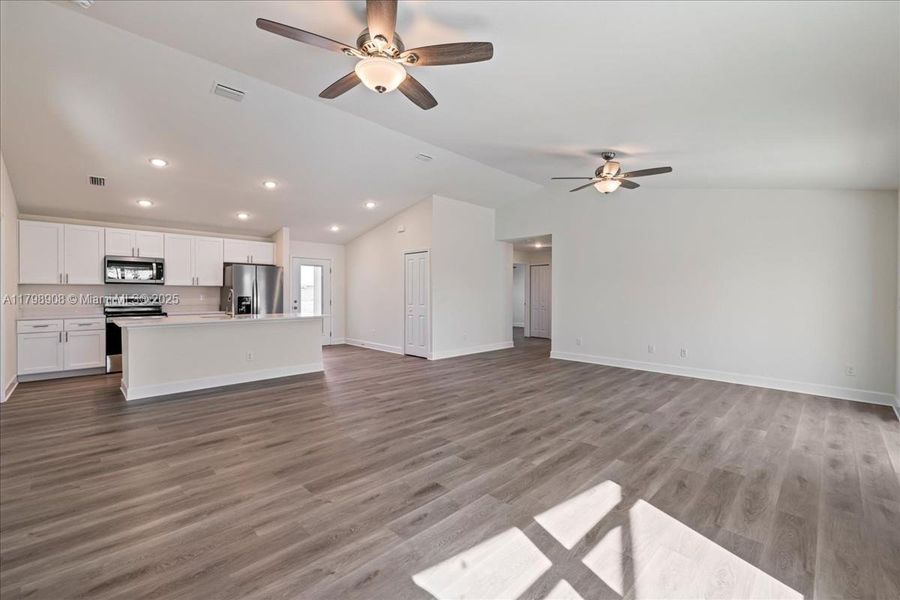 Spacious, unfurnished interior of a new home in Cape Coral, Cape Coral (Image 34). Spacious, unfurnished interior of a new home in Cape Coral, Cape Coral (Image 34).