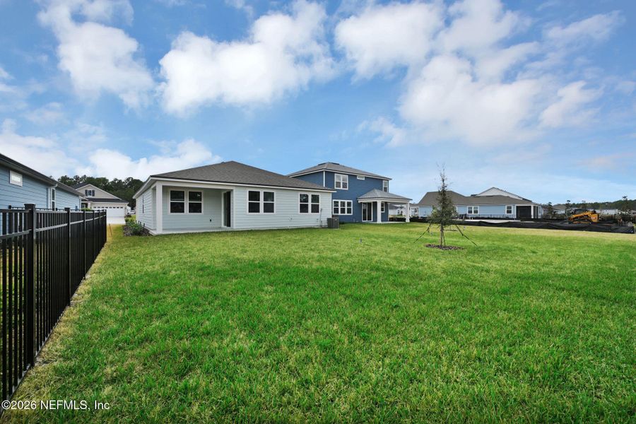 Exterior details and patio area of a home in Hyland Trail, Green Cove Springs (Image 20).