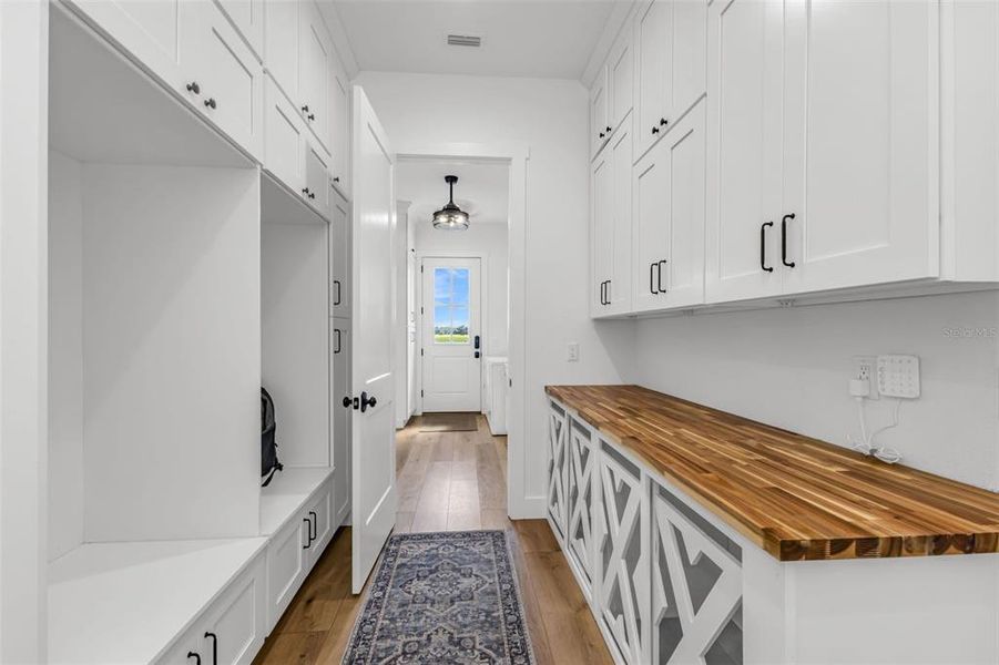 Spacious, unfurnished interior of a new home in , Arcadia (Image 19).