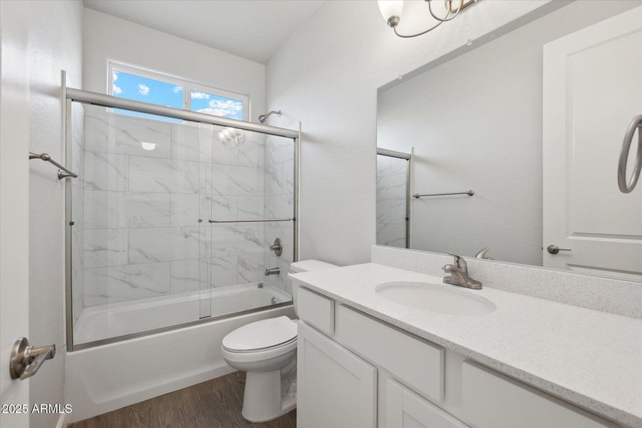 1,658 Hall Bath 1,658 Hall Bath