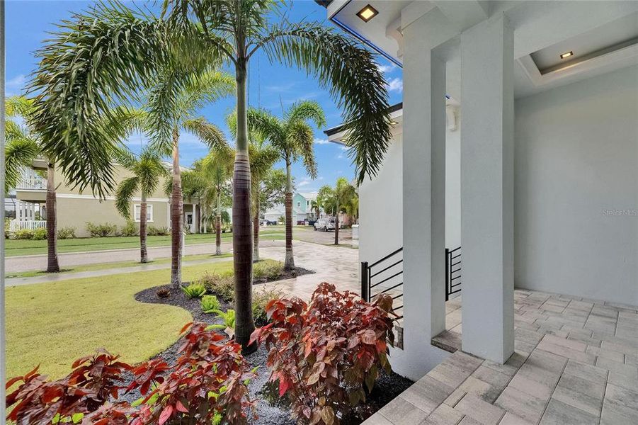 Exterior details and patio area of a home in , Apollo Beach (Image 48).