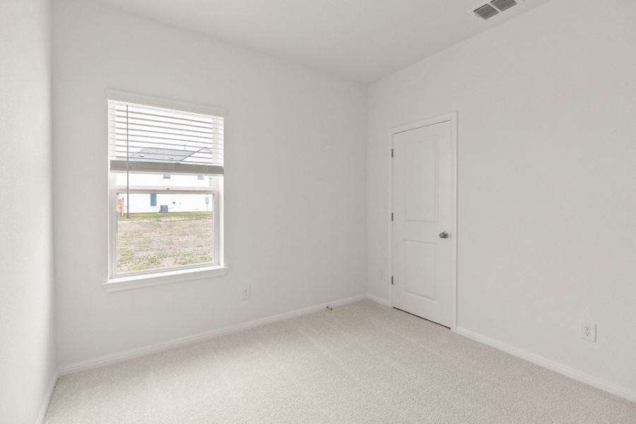Spacious, unfurnished interior of a new home in Trace, San Marcos (Image 21).