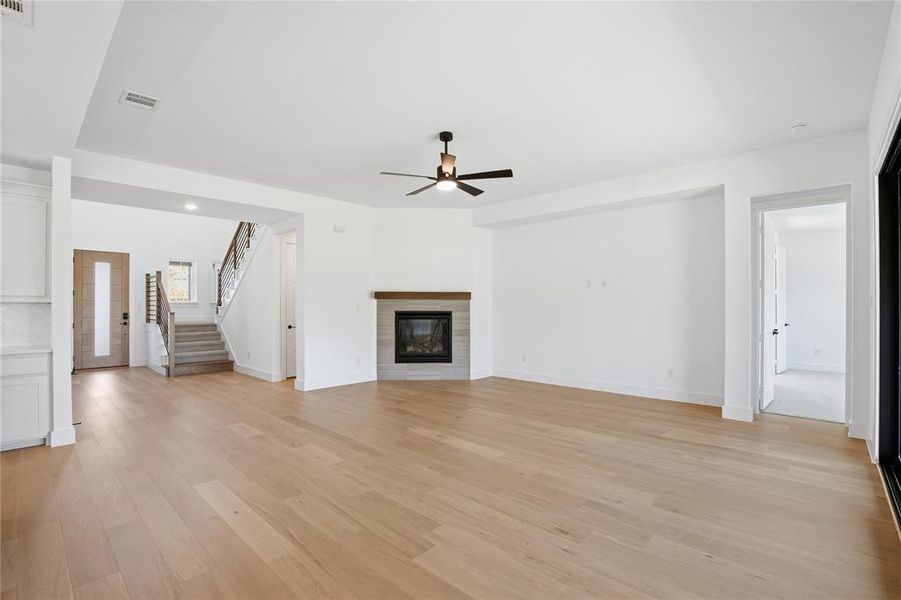 Spacious, unfurnished interior of a new home in Talon Hills, Fort Worth (Image 28). Spacious, unfurnished interior of a new home in Talon Hills, Fort Worth (Image 28).