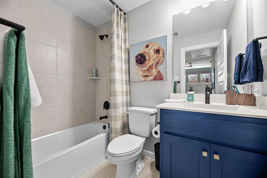 Furnished interior view inside a new home in Highwoods, Fort Worth (Image 17). Furnished interior view inside a new home in Highwoods, Fort Worth (Image 17).