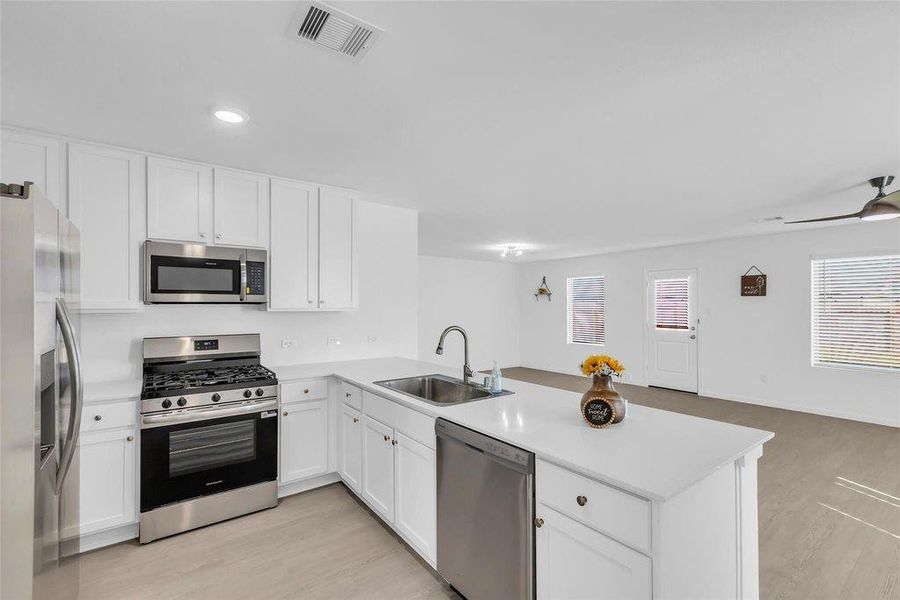 Furnished interior view inside a new home in Magnolia Springs, Montgomery (Image 6).