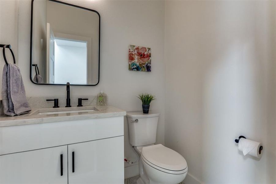Furnished interior view inside a new home in , Dallas (Image 15).