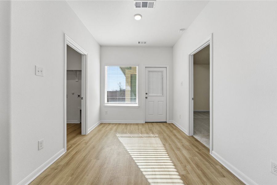 Spacious, unfurnished interior of a new home in La Terra, Celina (Image 20).