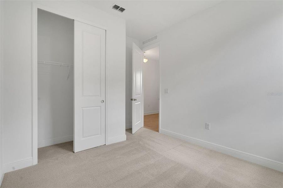 Spacious, unfurnished interior of a new home in Reserve at Hammock Oaks, Lady Lake (Image 22).