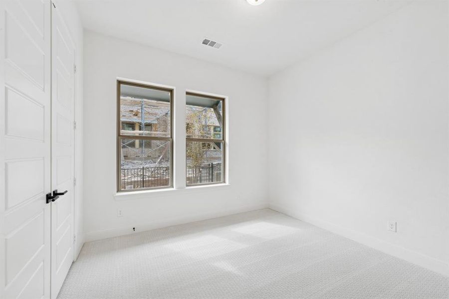 Spacious, unfurnished interior of a new home in Hillside at Las Colinas, Irving (Image 21).