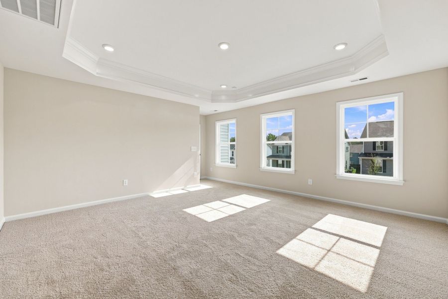 Spacious, unfurnished interior of a new home in Neill's Pointe, Angier (Image 15).