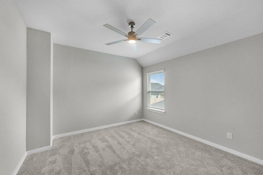 Spacious, unfurnished interior of a new home in Morton Creek Ranch, Katy (Image 22).