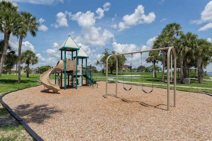 Community amenities in , Port Charlotte (Image 36).