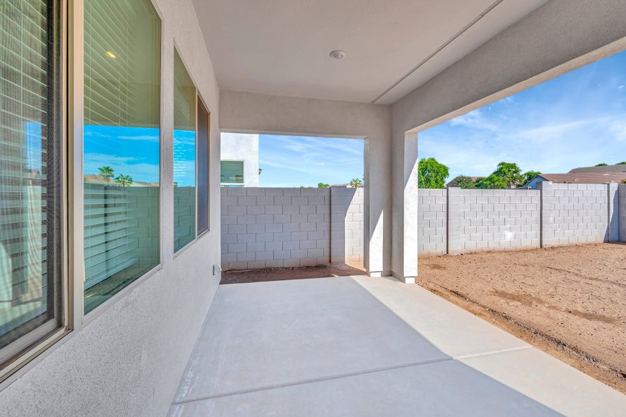 Exterior details and patio area of a home in Terraza, San Tan Valley (Image 3).