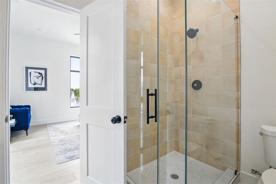 Furnished interior view inside a new home in , Dallas (Image 26).