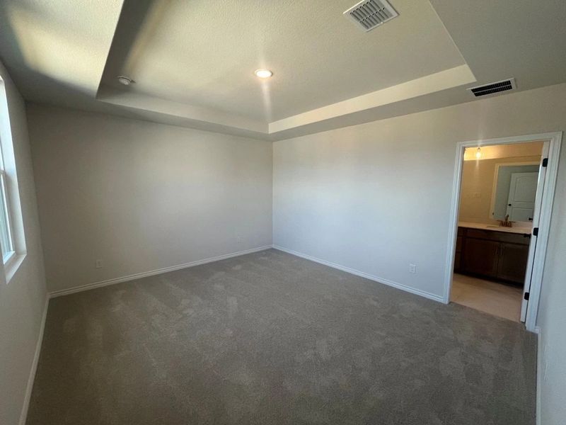 Spacious, unfurnished interior of a new home in Lariat, Liberty Hill (Image 23).