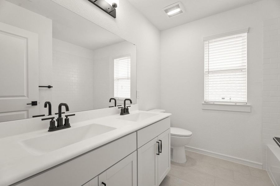 Hall bath (*Photo not of actual home and used for illustration purposes only.)