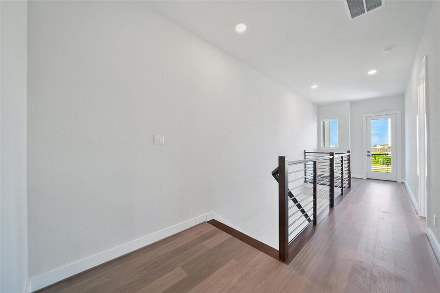 Spacious, unfurnished interior of a new home in Lago Pointe, Seabrook (Image 18).