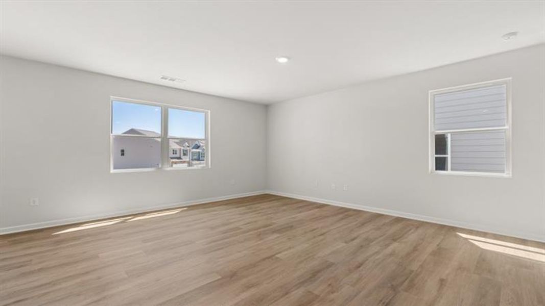 Spacious, unfurnished interior of a new home in Rolling Meadows, Jasper (Image 18).