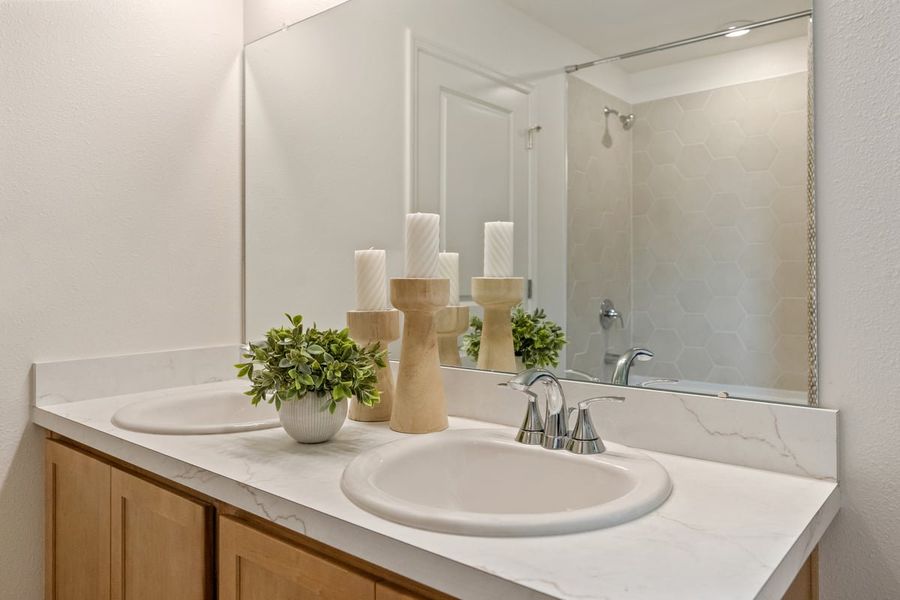 Dual-sink vanity at primary bath