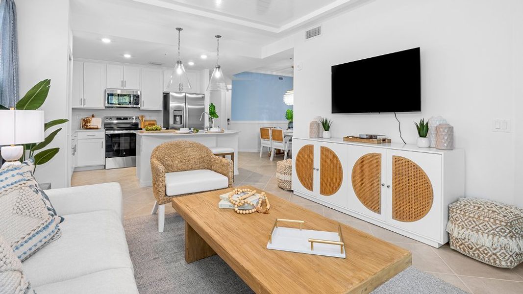 0073 Carolina Living 3of6 Base2 5 22 25