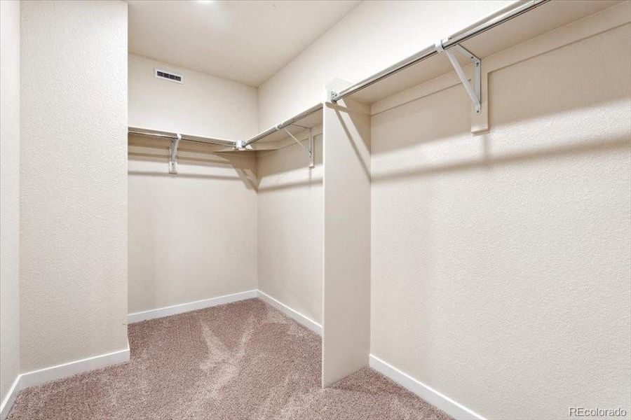 Spacious, unfurnished interior of a new home in Legato, Commerce City (Image 22).