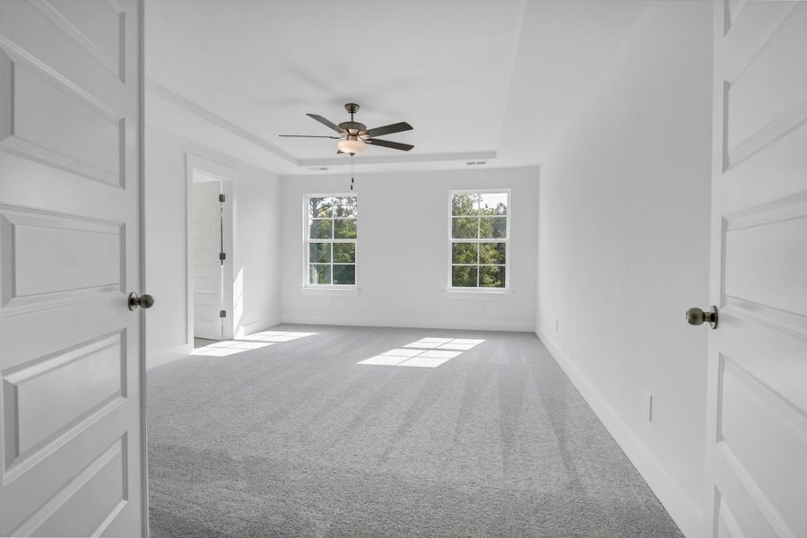 Spacious, unfurnished interior of a new home in Ferry Grove, Lexington (Image 19).