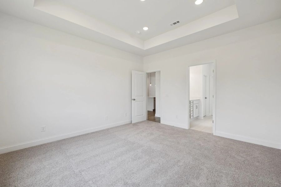 Spacious, unfurnished interior of a new home in Willow Landing, Mount Juliet (Image 21).