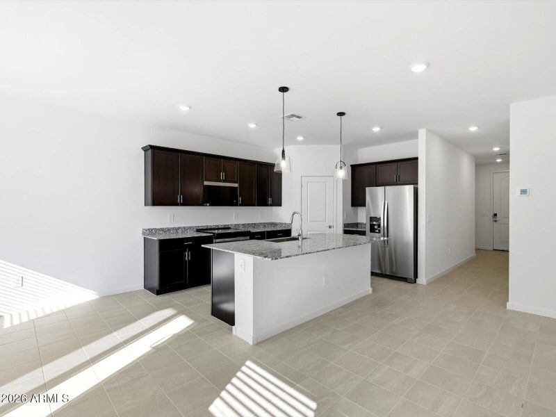 16-7c93c4e4-80c3-4a3d-9ea7-25e3782d131c